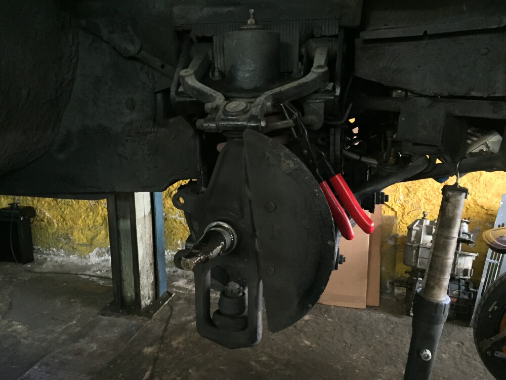 Bristol 409 power steering and front hub overhauling, 2017