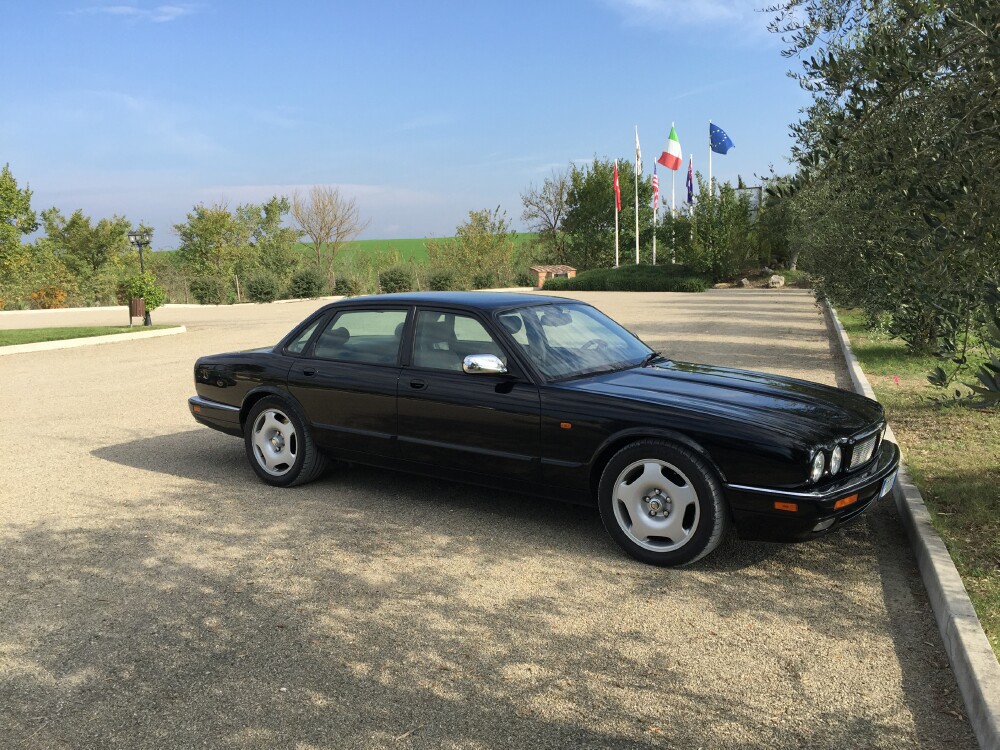 Stefano Pasini's Jaguar XJR (1995)
