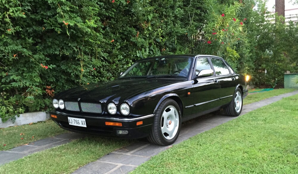 The elegance of a classic Jaguar is at home in Forte dei Marmi, and 