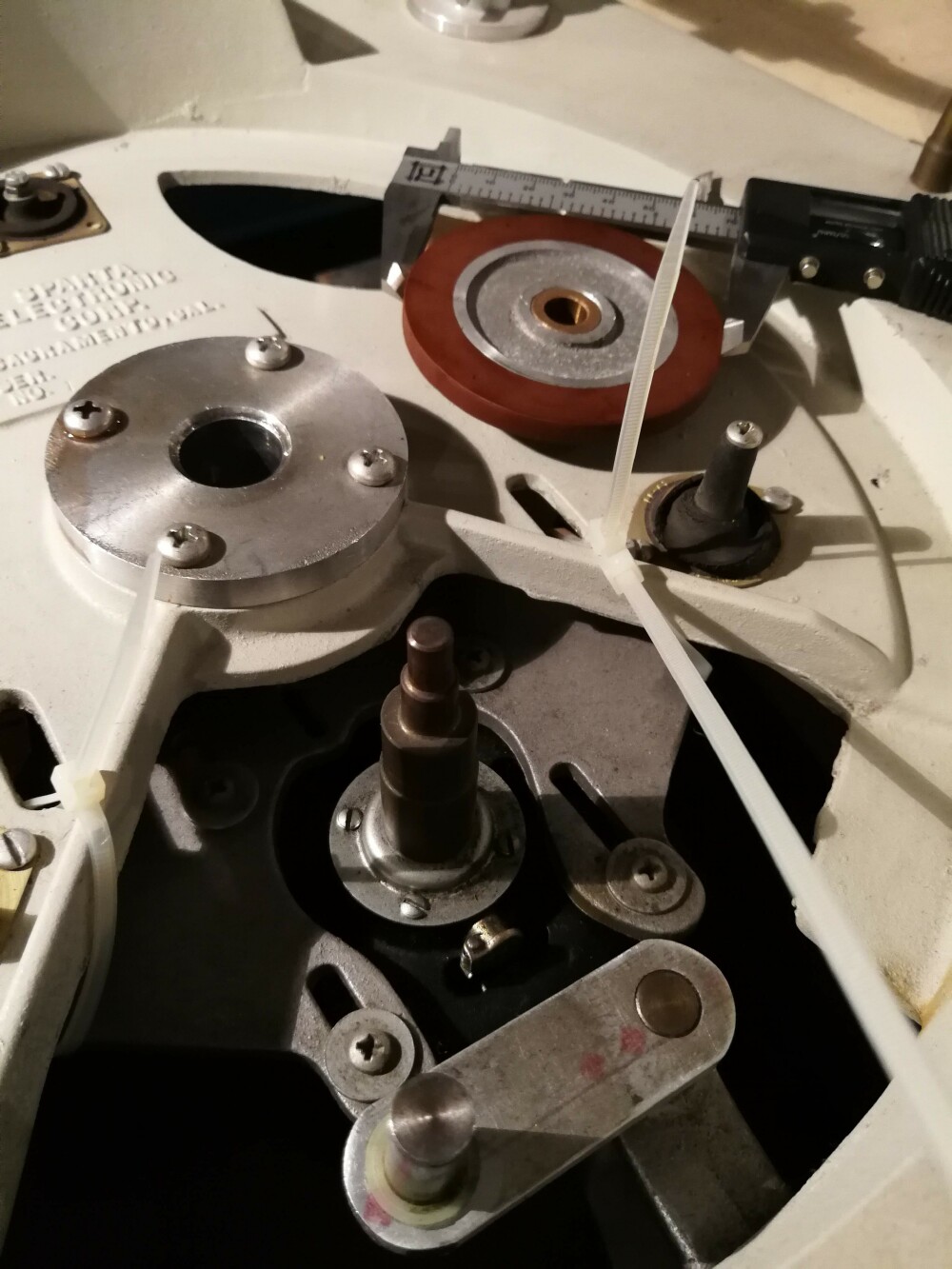 A new project: a custom-made 'classic' broadcast-quality turntable