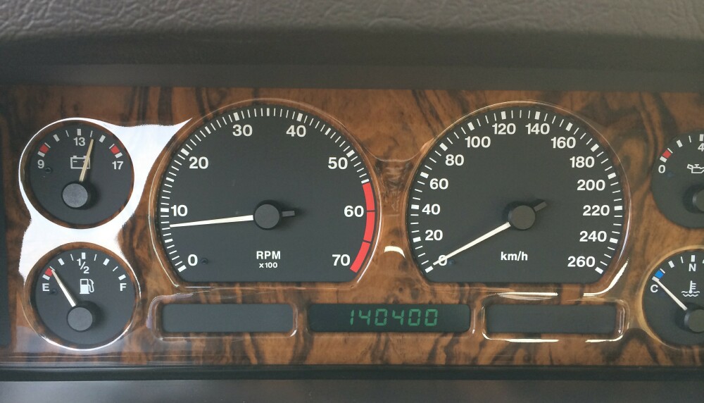 Jaguar XJ40
