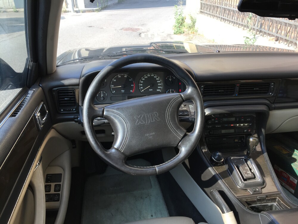 1995 Jaguar XJR