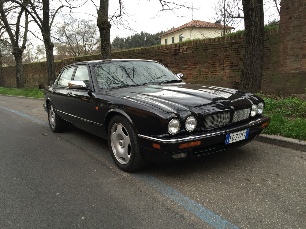1995 Jaguar XJR