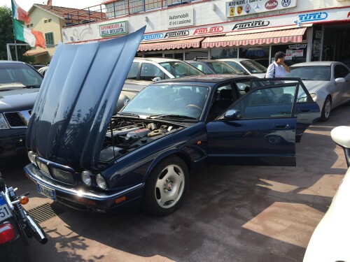 Jaguar XJR (X306)