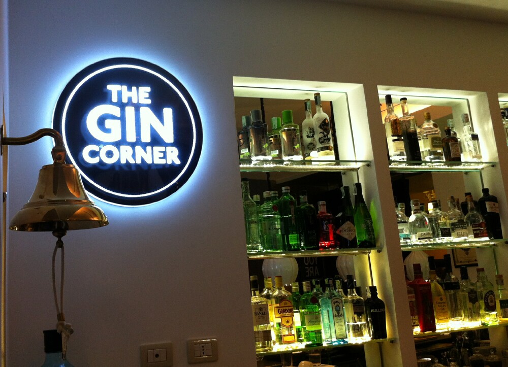 Martini Temples- The Gin Corner in Rome