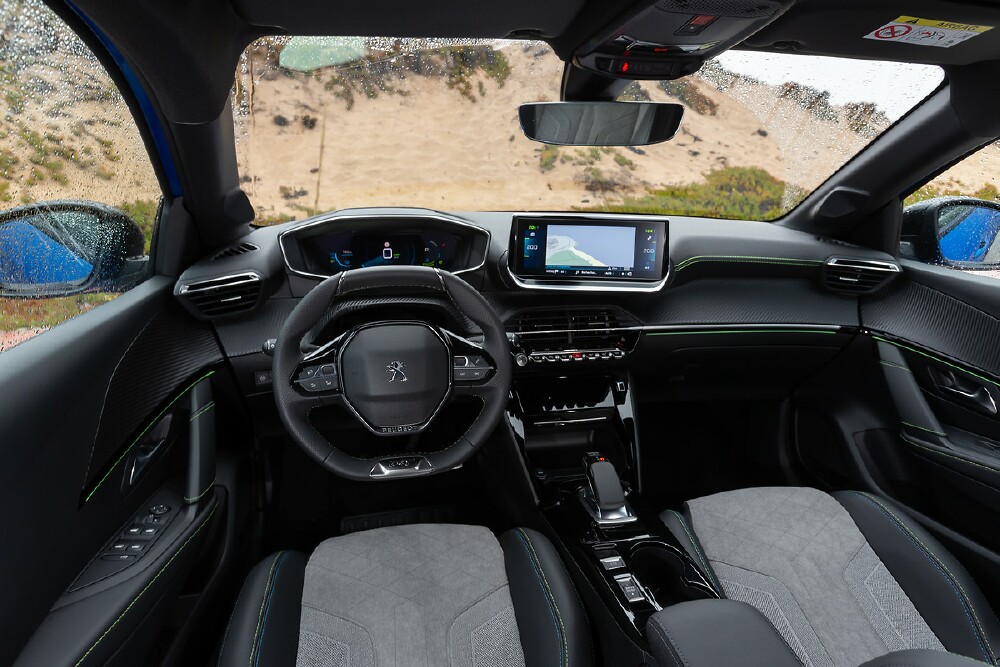 Peugeot e208
