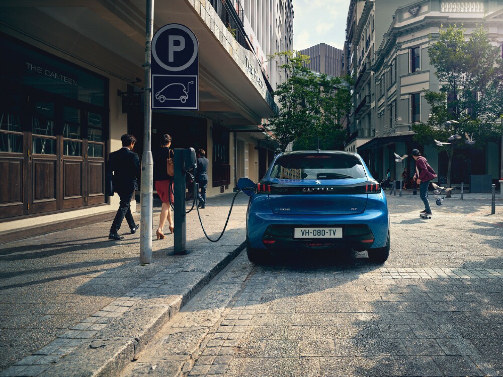 Peugeot e208