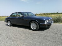 Jaguar XJ40