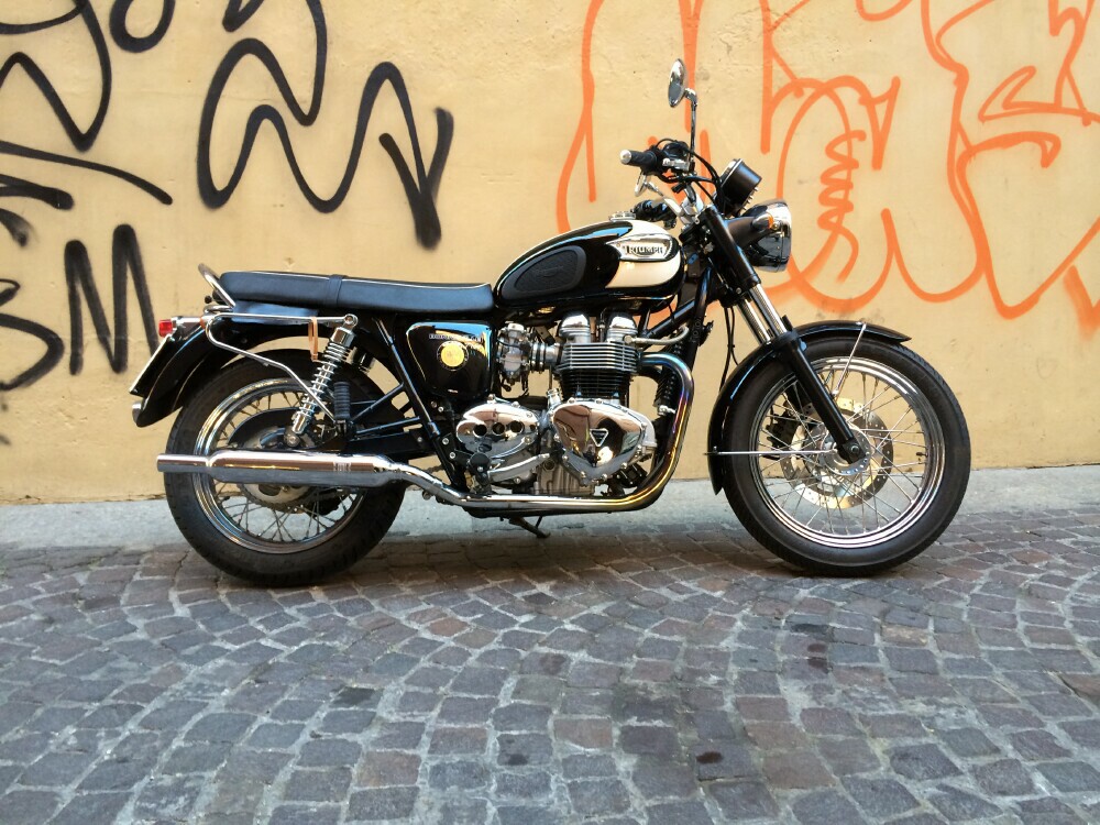 Triumph Bonneville TOR exhausts